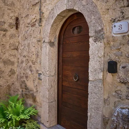 La Vista Dei Lupi * Чивителла-Альфедена